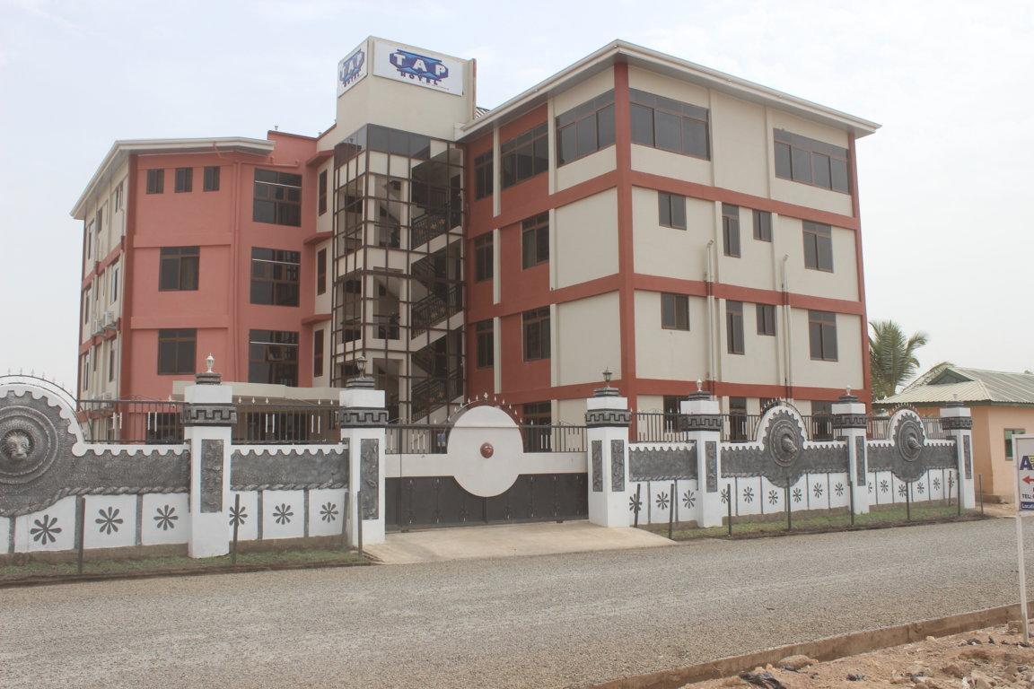 Tap Hotel Bolgatanga エクステリア 写真